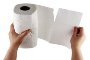 Полезнее для здоровья вытирать руки бумажными полотенцами