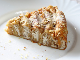Блинный пирог с творожной начинкой: завтрак с пользой для фигуры! на 100 грамм - 99.81 ккал